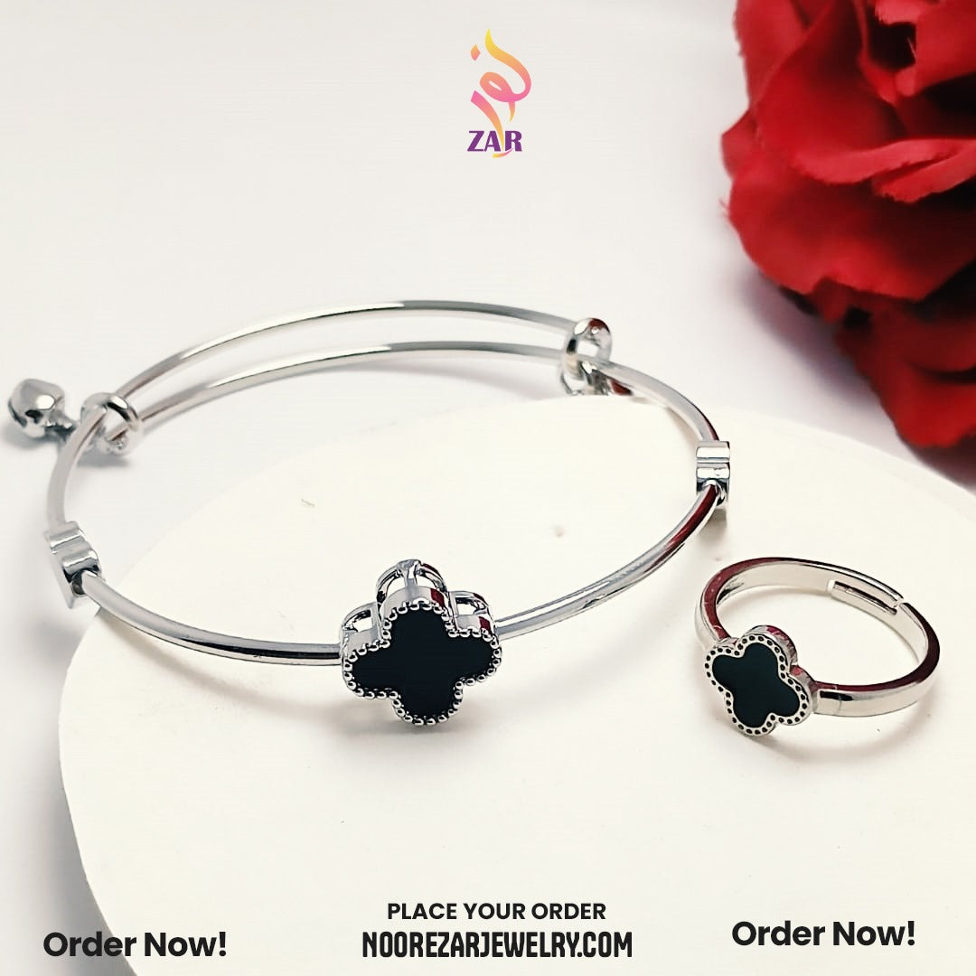 Elegant Silver Clover Ring and Bracelet Set | Adjustable & Timeless Design