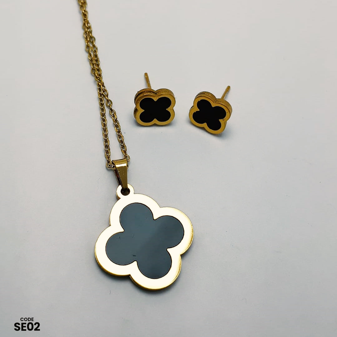 Luxury Gold Plated Clover Jewelry Set – Elegant Pendant & Stud Earrings | SE02