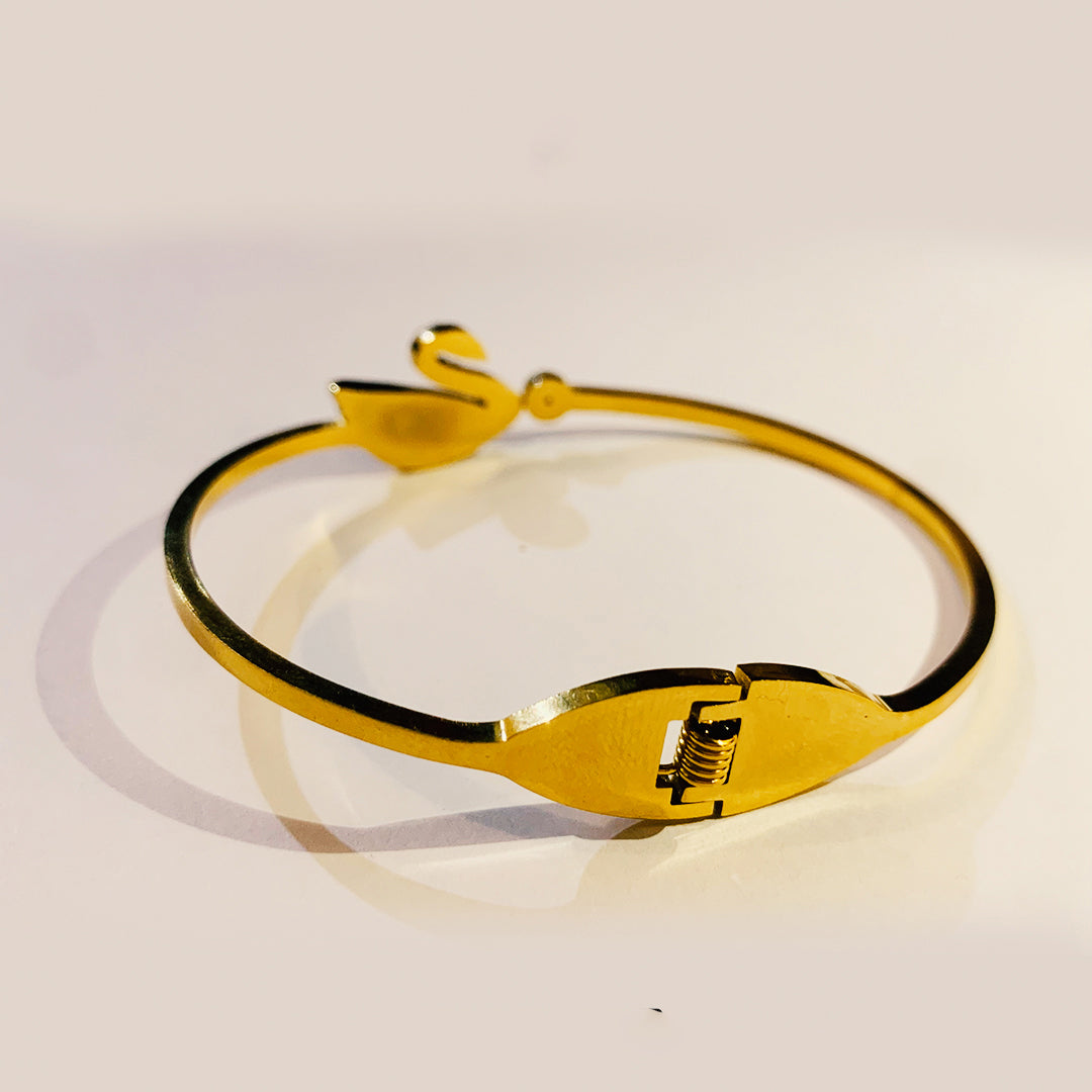 Swan Bracelet | Adjustable and Durable | B08